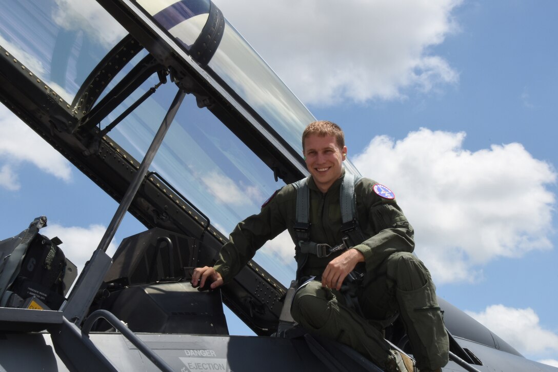 SIOUX FALLS, S.D.- Tech Sgt. Jon Leffring, 114th Maintenance Squadron electronic countermeasures technician, took flight May 25th as part of the Recruiting Incentive Program offered to unit members at Joe Foss Field, S.D.  Leffring earned an F-16 ride because he assisted in recruiting two new members into the 114th Fighter Wing. (U.S Air National Guard photo by Senior Master Sgt. Nancy Ausland/Released)