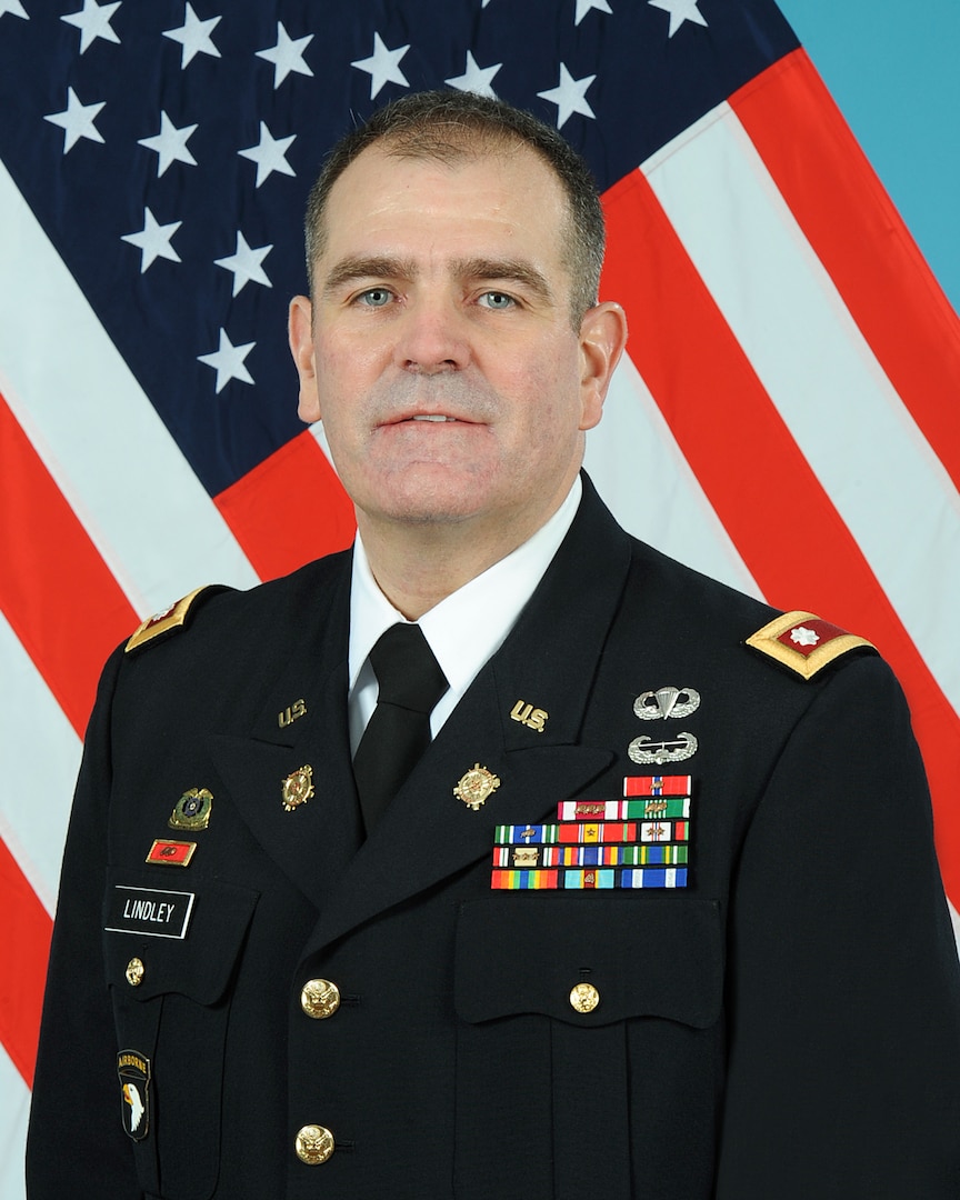 Army Lt. Col. Michael L. Lindley assumed command of Defense Logistics Agency Distribution Anniston, Ala., in a ceremony June 1.  