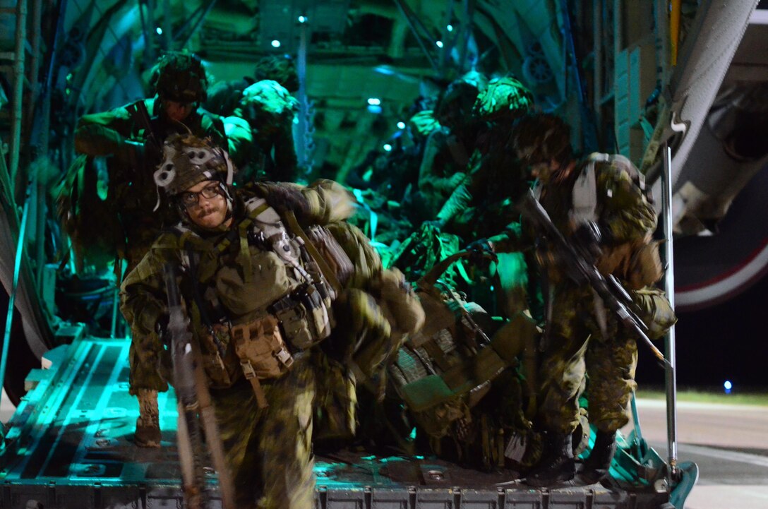 Canadian Soldiers with 3rd Battalion Princess Patricia’s Canadian Light Infantry hustle out of a C-130 aircraft during a Tactical Air Landing Operation (TALO) at the recently seized Canadian Forces Base Cold Lake, as part of Exercise Maple Resolve, May 27, 2016.  Several hours prior to the TALO, 3rd Battalion’s airborne infantry had jumped and seized CFB Cold Lake to pave the way for further air operations. (U.S. Army Sgt. William A. Parsons, 214th Mobile Public Affairs detachment)(Released)