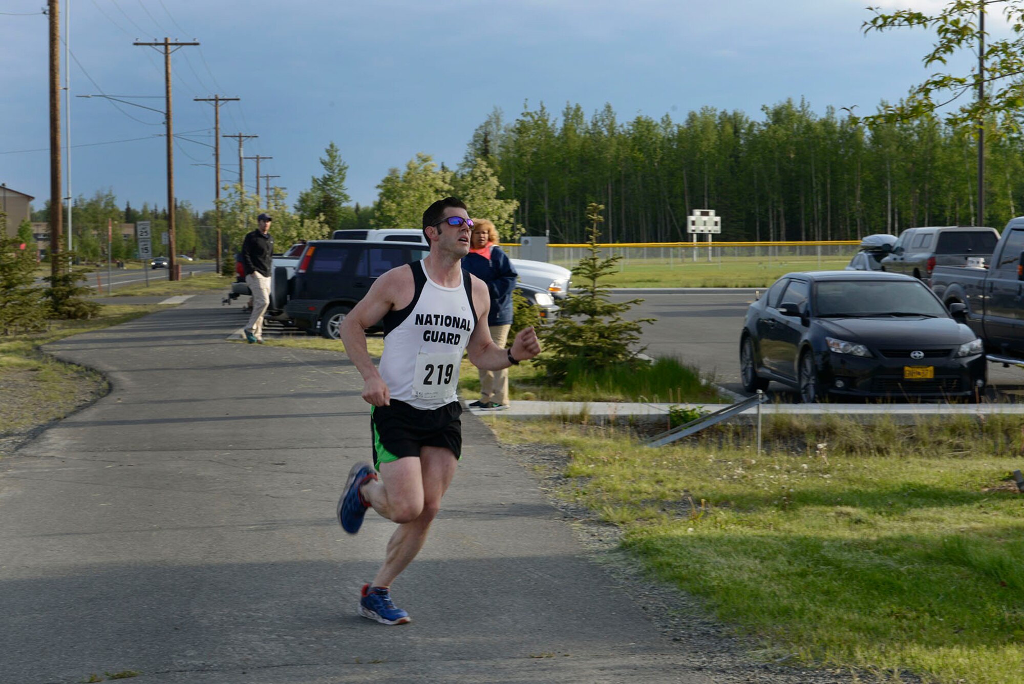 Airmen and Soldiers participate in an Army 10-miler qualifier at Joint Base Elmendorf Richardson, Alaska, May 26, 2016. The top finishers were selected to represent U.S. Army Alaska at the Army 10-miler in Washington D.C. Oct. 9, 2016. (U.S. Air Force photo by Airman 1st Class Valerie Monroy)