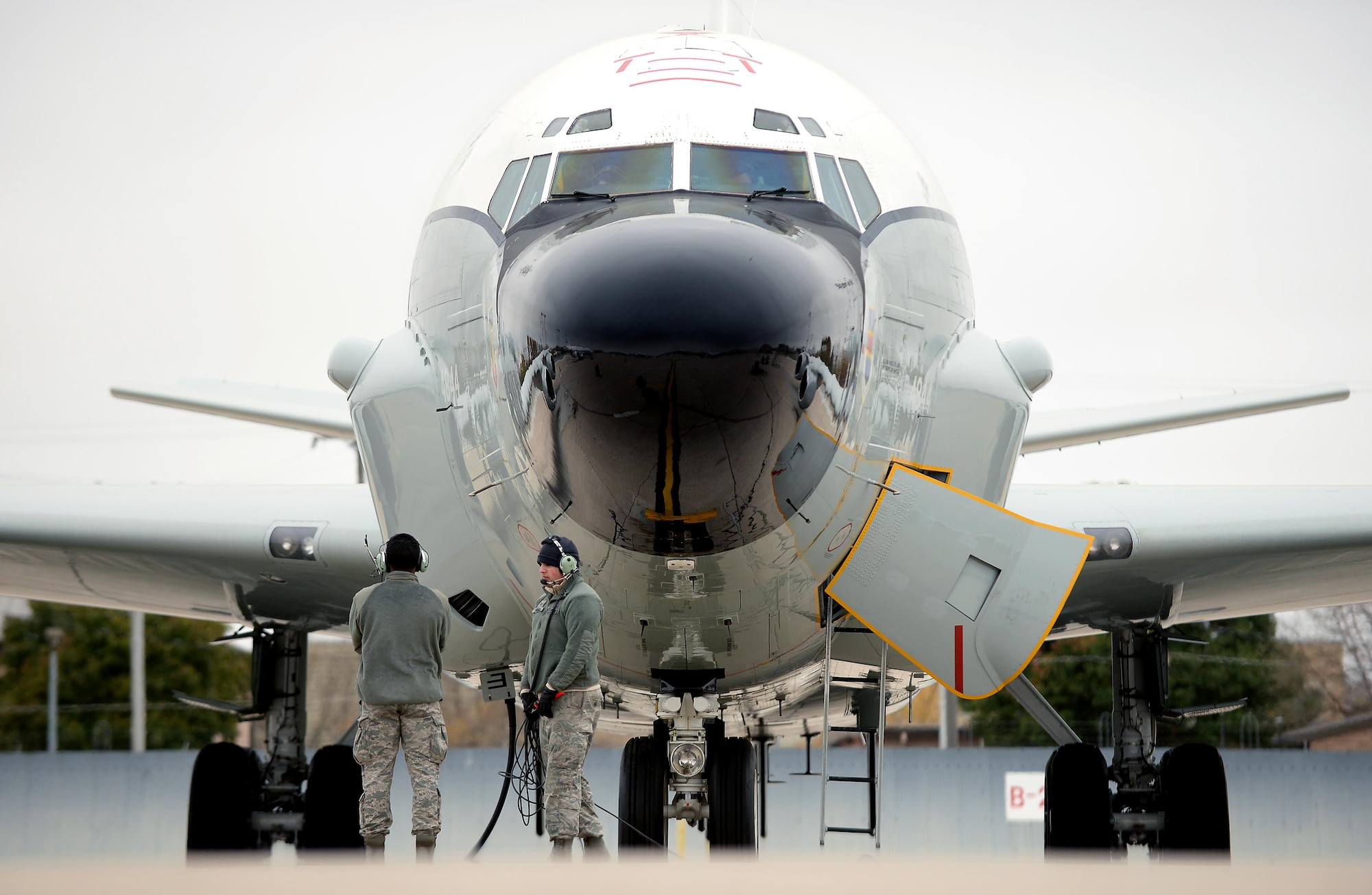Staff Sgt. Riley Neads and Airman First Class Kejion Madden-Vaughn, crew chiefs with the 55th Maintenance Group, prepare to launch an RC-135 V/W Rivet Joint aircraft during Global Thunder 17, U.S. Strategic Command’s annual command post and field training exercise, Oct. 30, 2016, at Offutt Air Force Base, Neb. The exercise provided training opportunities for USSTRATCOM-tasked components, task forces, units and command posts to deter and, if necessary, defeat a military attack against the United States and to employ forces as directed by the President. (U.S. Air Force Photo by Delanie Stafford)