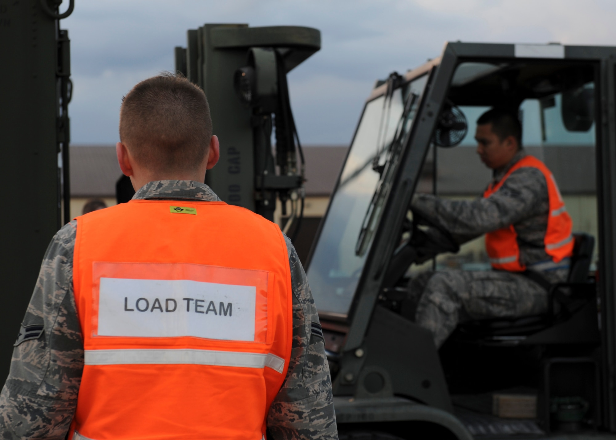 Load team augumentees assigned to the 509th Logistics Readiness Squadron prepare to transfer cargo during Exercise Global Thunder 17 (GT17)  at Whiteman Air Force Base, Mo., Oct. 25, 2016. The cargo is transferred to the weigh station before it is brought to the flightline to be loaded onto an aircraft. GT17 is an invaluable training opportunity to exercise all U.S. Strategic Command mission areas and create the conditions for strategic deterrence against a variety of threats.  (U.S. Air Force Senior Airman Danielle Quilla)