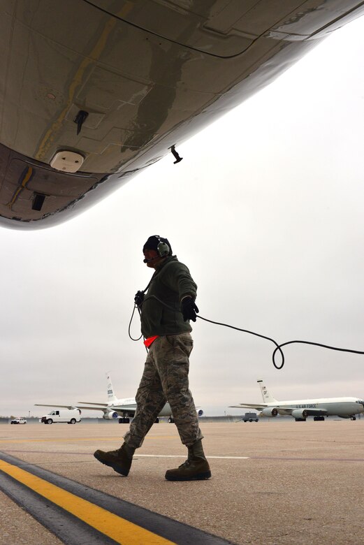 Staff Sgt. Riley Neads, a crew chief with the 55th Maintenance Group, prepares to launch an RC-135 V/W Rivet Joint aircraft during Global Thunder 17, U.S. Strategic Command’s annual command post and field training exercise, Oct. 30, 2016, at Offutt Air Force Base, Neb. The exercise provided training opportunities for USSTRATCOM-tasked components, task forces, units and command posts to deter and, if necessary, defeat a military attack against the United States and to employ forces as directed by the President. (U.S. Air Force Photo by Drew Nystrom)