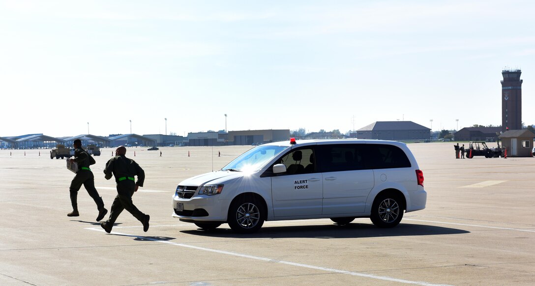 U.S. Air Force B-2 Spirit pilots assigned to the 509th Bomb Wing respond to their aircraft during Exercise Global Thunder 17 at Whiteman Air Force Base, Mo., Oct. 27, 2016. U.S. Strategic Command forces are on watch 24/7, conducting operations to deter and detect strategic attack against the United States and our allies. 