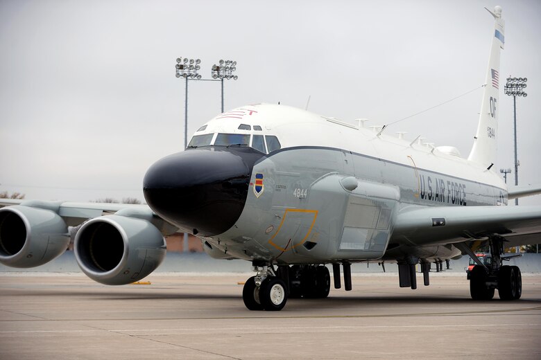 An Offutt-based RC-135 V/W Rivet Joint aircraft taxis out of its parking spot during Global Thunder 17, U.S. Strategic Command’s annual command post and field training exercise, Oct. 30, 2016, at Offutt Air Force Base, Neb. The exercise provided training opportunities for USSTRATCOM-tasked components, task forces, units and command posts to deter and, if necessary, defeat a military attack against the United States and to employ forces as directed by the President. (U.S. Air Force Photo by Delanie Stafford)