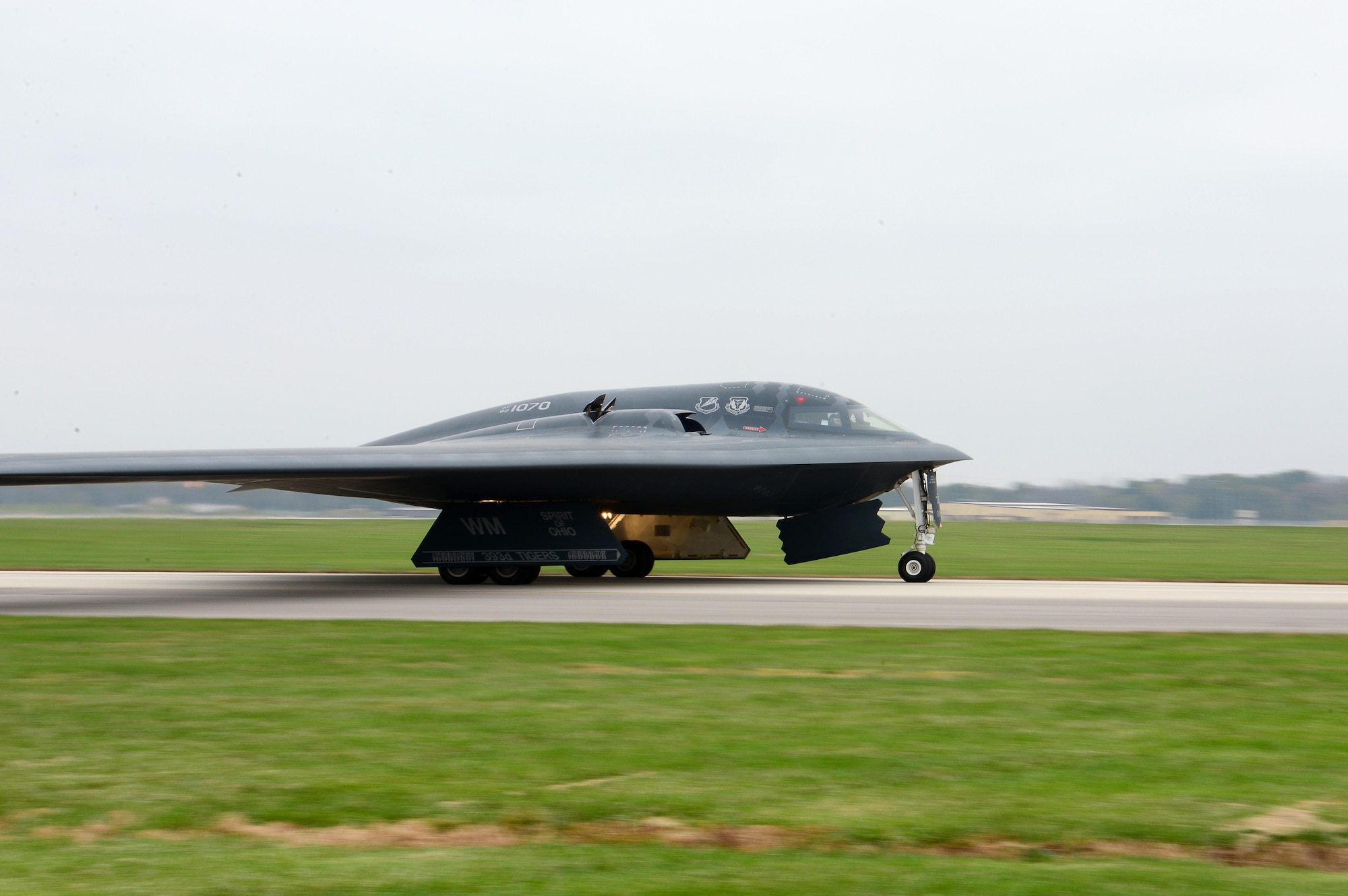 A U.S. Air Force B-2 Spirit taxis on the flightline during Exercise Global Thunder 17 at Whiteman Air Force Base, Mo., Oct. 30, 2016. Exercise Global Thunder is an annual command and control and field training exercise designed to train Department of Defense forces and assess joint operational readiness across all of USSTRATCOM’s mission areas, with a specific focus on nuclear readiness. (U.S. Air Force photo by Tech. Sgt. Andy Kin)