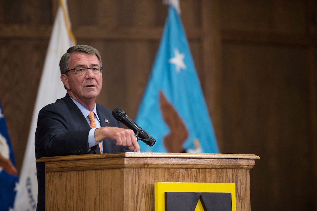 Defense Secretary Ash Carter speaks to troops at Fort Leonard Wood, Mo., Nov. 2, 2016. DoD photo by Army Sgt. Amber I. Smith