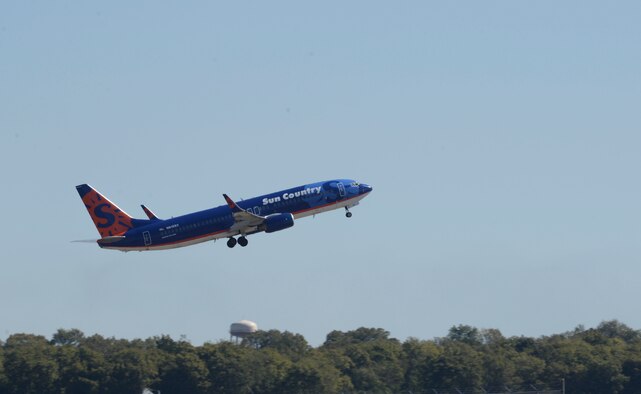 A passenger aircraft takes off from Barksdale Air Force Base, La., Oct. 22, 2016, in support of U.S. Strategic Command exercise Global Thunder 17. Exercise Global Thunder is USSTRATCOM’s annual field training and battle staff exercise to train Department of Defense forces and assess joint operational readiness. (U.S. Air Force photo/Senior Airman Amanda Morris)