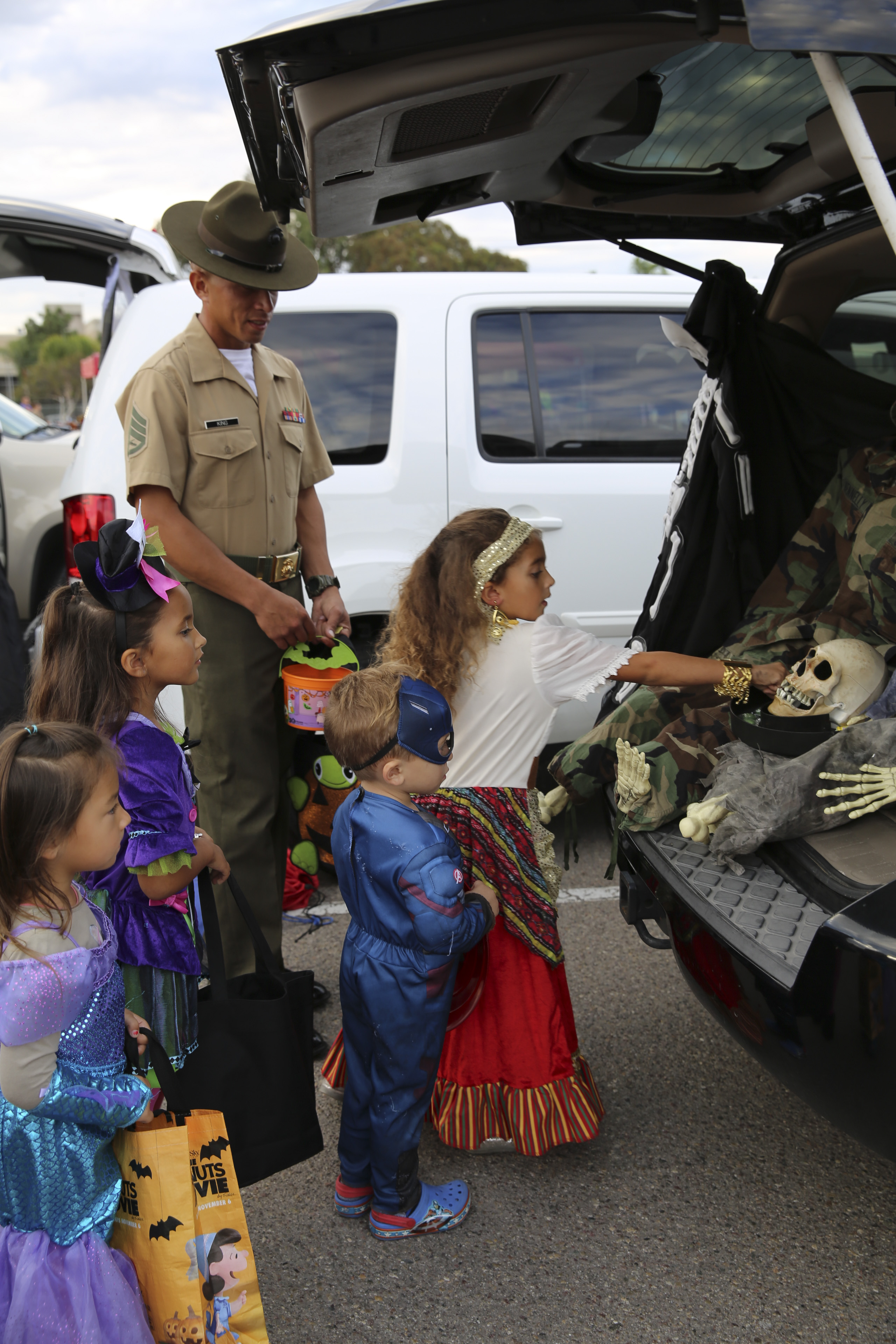 Escort San Diego >> Marine Corps Community Services Trunk Or Treat Escort San Diego >> Marine Corps Community Services Trunk Or Treat