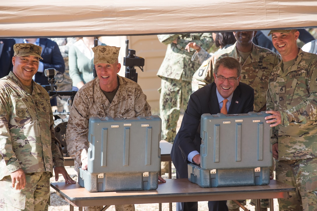 Defense Secretary Ash Carter participates in a route clearance and robot exercise at Fort Leonard Wood, Mo., Nov. 2, 2016. DoD photo by Army Sgt. Amber I. Smith