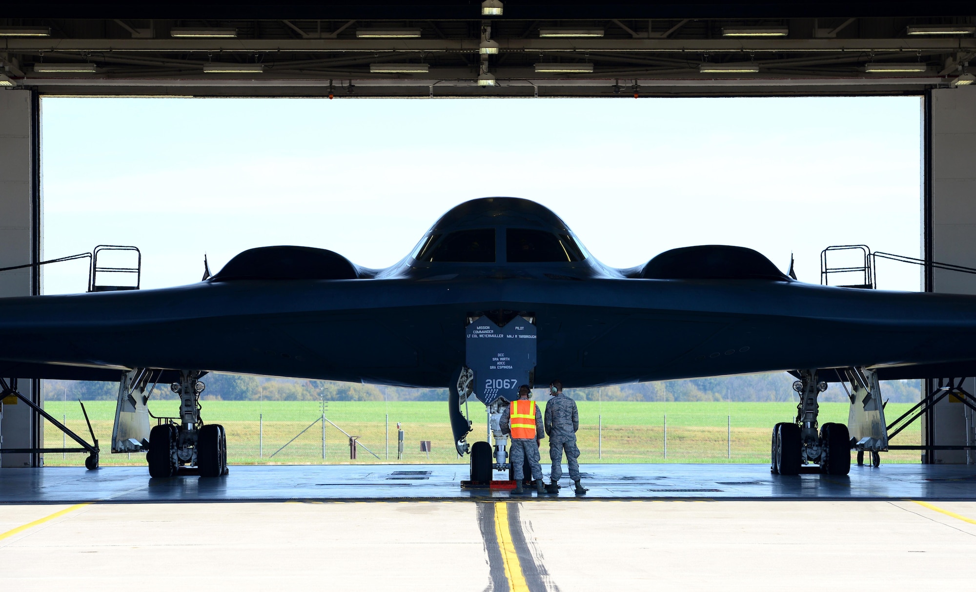 U.S. Air Force crew chiefs, assigned to the 509th Aircraft Maintenance Squadron, talk with pilots during pre-flight operations at Global Thunder 17, Whiteman Air Force Base, Mo., Oct. 27, 2016. Exercise Global Thunder is U.S. Strategic Command’s annual field training and battle staff exercise to train Department of Defense forces and assess joint operational readiness. GT17 will provide training opportunities to and exercise scenarios for all USSTRATCOM mission areas, with a specific focus on nuclear readiness. (U.S. Air Force photo by Tech. Sgt. Andy Kin)  