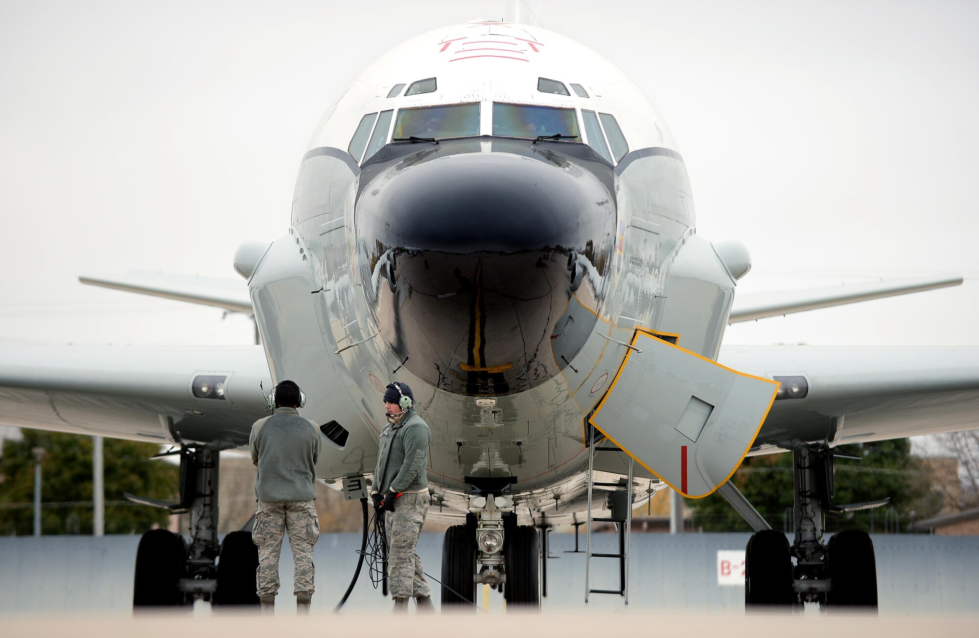 Airman First Class Kejion Madden-Vaughn (left) and Staff Sgt. Riley Neads (right), crew chiefs with the 55th Maintenance Group, prepare to launch an RC-135 V/W Rivet Joint aircraft during Global Thunder 17, U.S. Strategic Command’s annual command post and field training exercise, Oct. 30, 2016, at Offutt Air Force Base, Neb. The exercise provided training opportunities for USSTRATCOM-tasked components, task forces, units and command posts to deter and, if necessary, defeat a military attack against the United States and to employ forces as directed by the President.