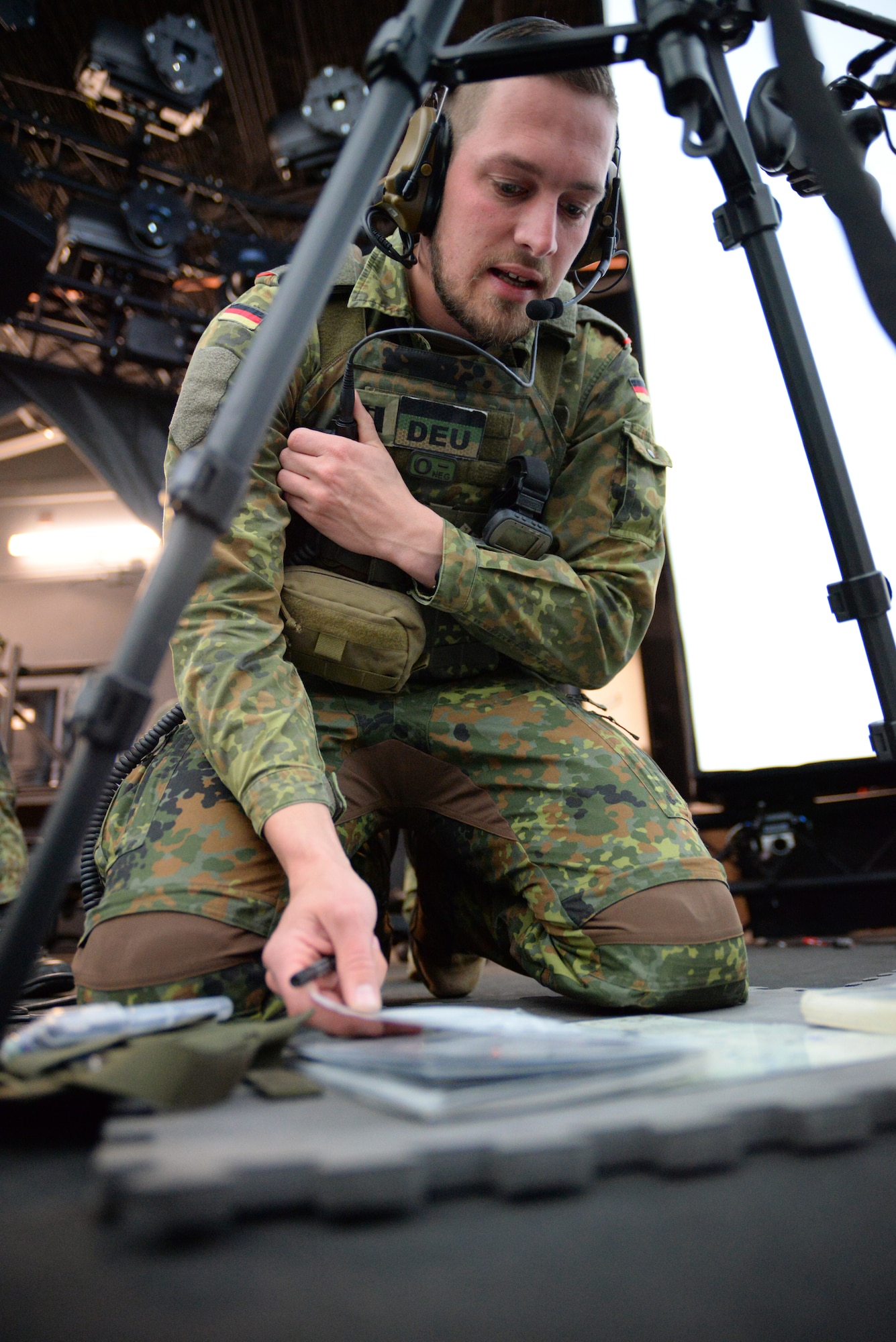 A picture of German armed forces Capt. Tim Jantzen, Joint Terminal Attack Controller (JTAC) with the 131st Artillery Battalion in Weiden, Germany, training in the 227th Air Support Operations Squadron's $1.2 million Air National Guard Advanced JTAC Training System.