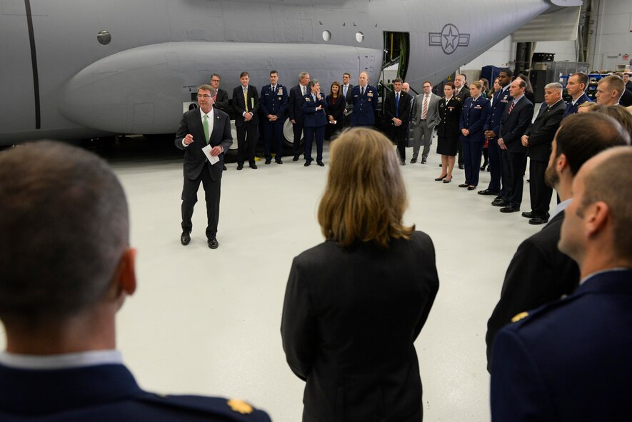 Secretary of Defense Ash Carter addresses faculty and staff of the 711th Human Performance Wing during his tour of the unit at Wright-Patterson Air Force Base, Ohio, Nov. 3, 2016. Part of Carter’s tour included a briefing and demonstration of the latest in wearable sensor technology currently being developed by the 711 HPW. (U.S. Air Force photo/Wesley Farnsworth)