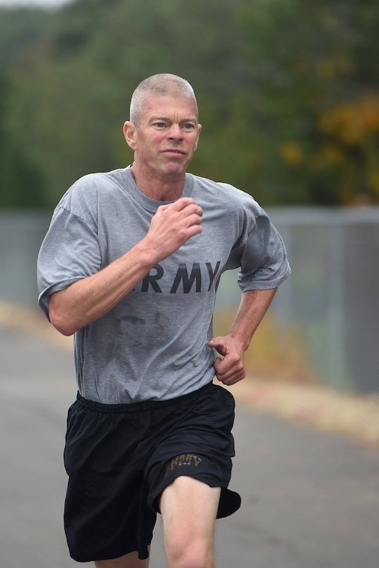 Army Reserve Staff Sgt. David Blegen, Chaplain Assistant, 85th Support Command, runs the final mile of the Army Physical Fitness Test's 2-mile run during the command's battle assembly, Oct. 15, 2016.
(Photo by Master Sgt. Anthony L. Taylor)