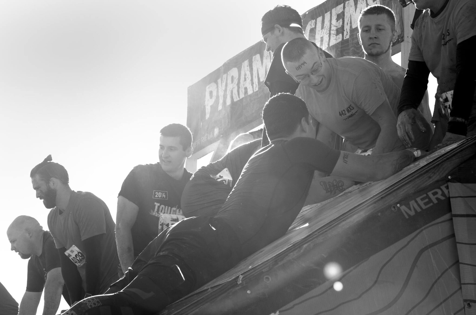Members of the 442d Fighter Wing participate in the 2016 Missouri Tough Mudder in Sedalia, Mo., October 8, 2016. (Courtesy Photo)