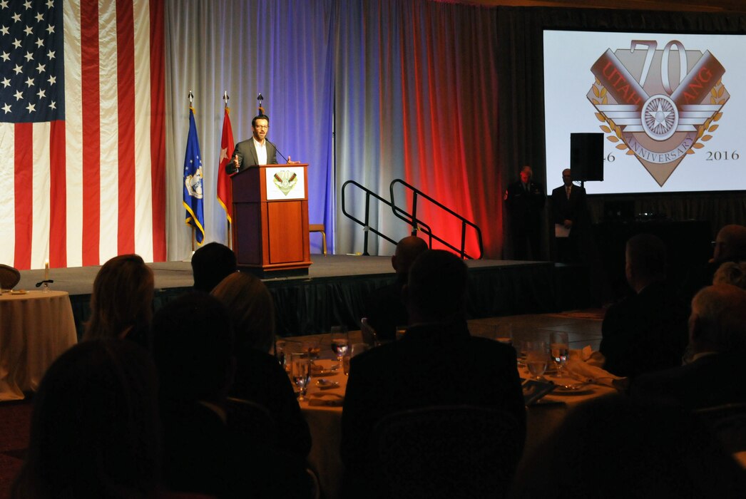 Tony Horton, P90X creator and fitness and lifestyle expert, addresses a group of more than 450 military and civilian guests at the Utah Air National Guard 70th Anniversary Gala on Nov. 4, 2016. The event, hosted by the Utah Air Force Association, was held at The Grand America Hotel in Salt Lake City. (U.S. Air National Guard photo by Staff Sgt. Annie Edwards)