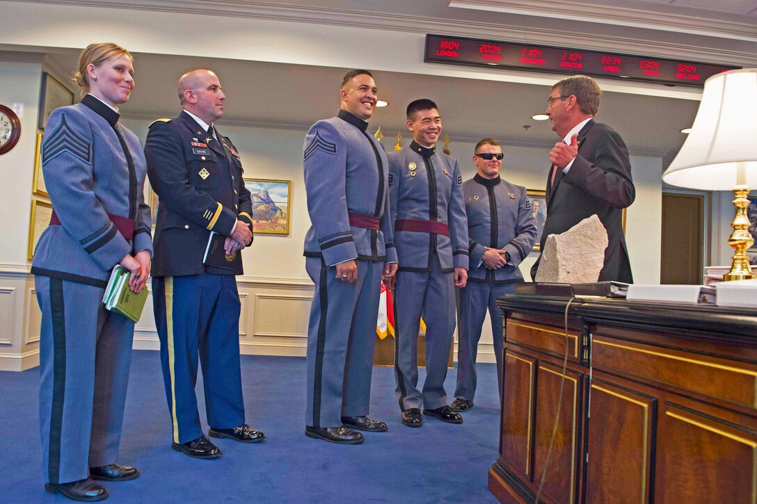 Defense Secretary Ash Carter meets with West Point cadets about Force of the Future initiatives and the best ways to make the armed forces appealing to millennials, at the Pentagon, Nov 9, 2016. DoD photo by Navy Petty Officer 1st Class Tim D. Godbee