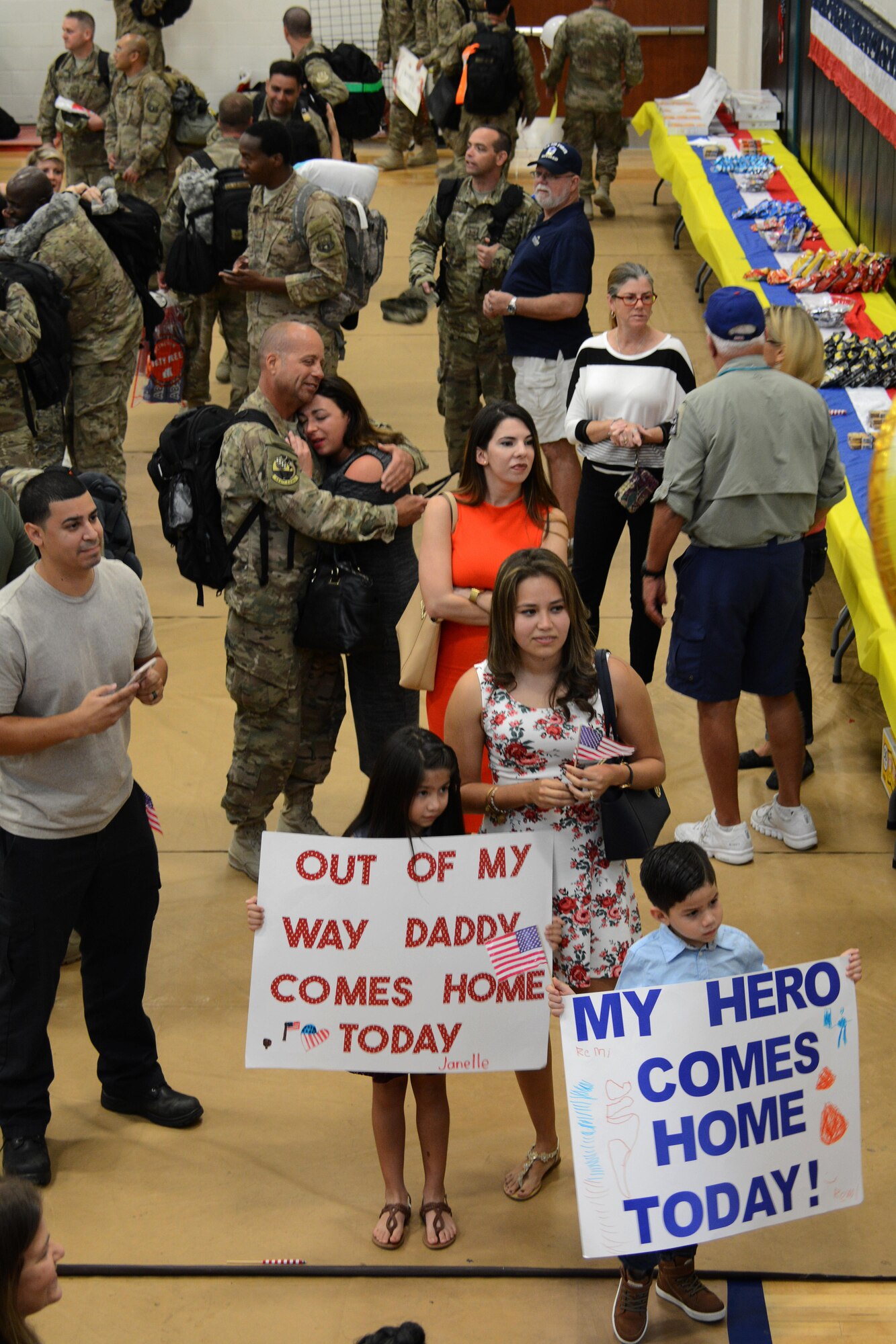 The Mako family and friends graciously reunited with Airman from the 482nd Maintenance Group, here, Nov. 9, 2016. Members were deployed in support of Operation Freedom’s Sentinel and NATO Resolute Support mission. (U.S. Air Force photo by Staff Sgt. Desiree Moye) 