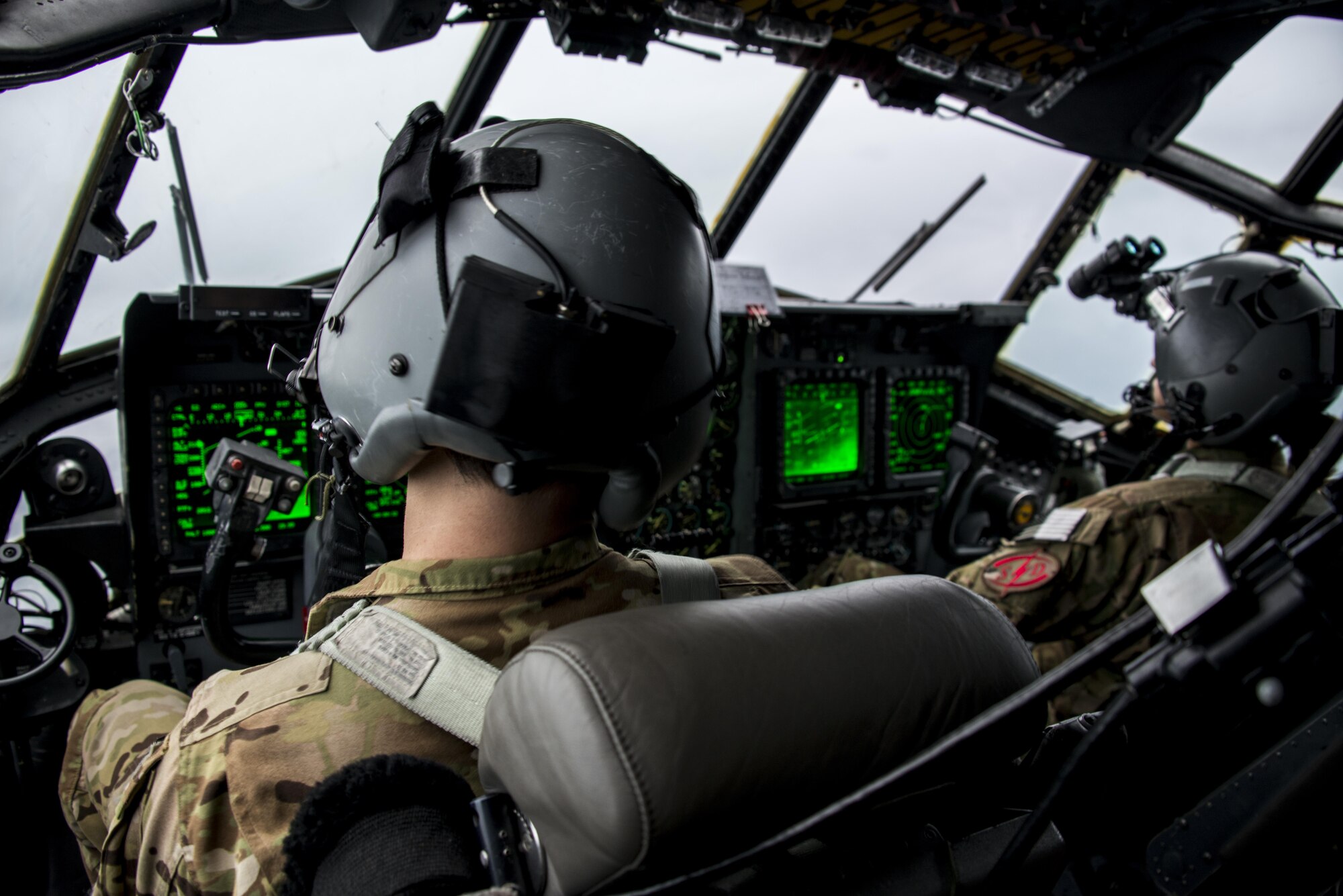 Air commandos from the 1st Special Operations Squadron support combat controllers from the 320th Special Tactics Squadron and Republic of Korea 255th SOS during high-altitude, low-opening airdrops at Kunsan Air Base, Oct. 28, 2016. Members from the 320th STS and 1st SOS worked with the Republic of Korea (ROK) 255th SOS to enhance U.S. and ROK Air Force Special Operations Forces’ capabilities during a joint, combined training engagement (JCET) at Kunsan Air Base, Oct. 13-26, 2016. (U.S. Air Force photo by Capt. Jessica Tait)