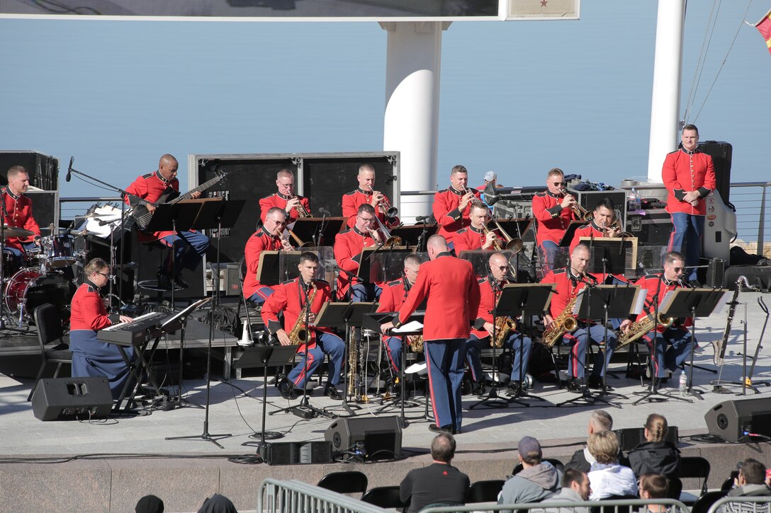 On Sunday, Nov. 13, 2016 the Marine Big Band performed sounds of the season as part of the tree lighting festivities at National Harbor in Maryland. (U.S. Marine Corps photo by Master Sgt. Kristin duBois/released)
