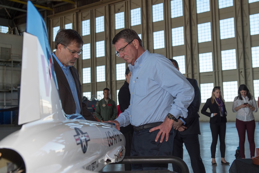 Defense Secretary Ash Carter tours displays of advanced weapons and unmanned aerial systems during a visit to Eglin Air Force Base, Fla., Nov. 17, 2016. DoD photo by Army Sgt. Amber I. Smith