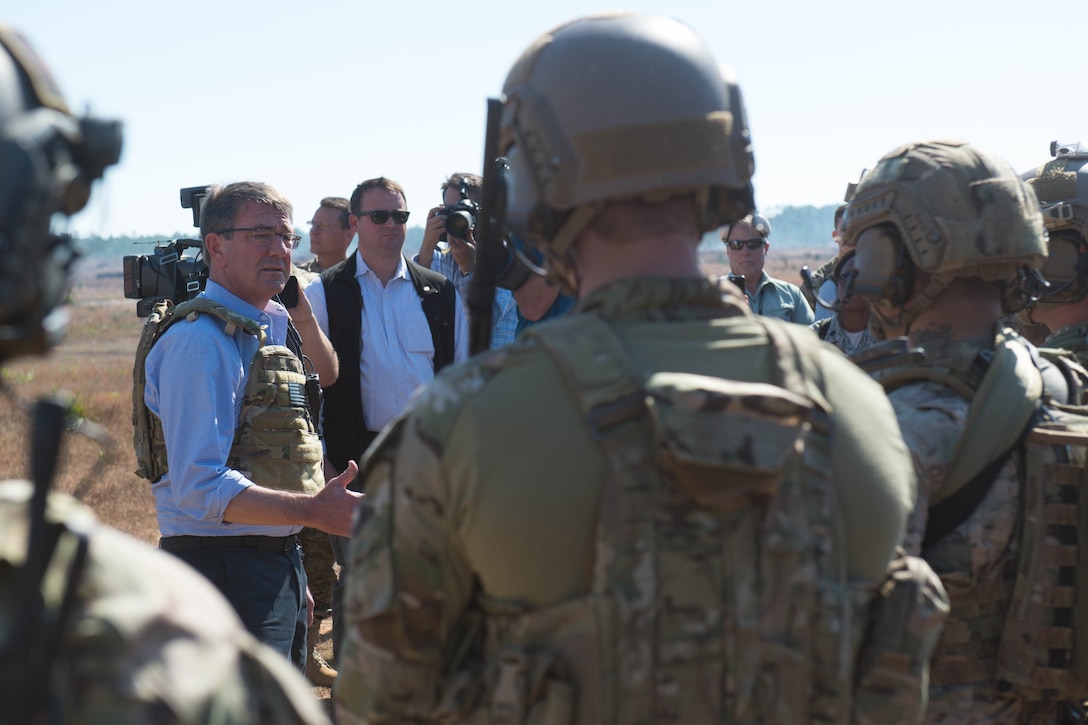 Defense Secretary Ash Carter speaks with Air Force special operators during a visit to Eglin Air Force Base, Fla.