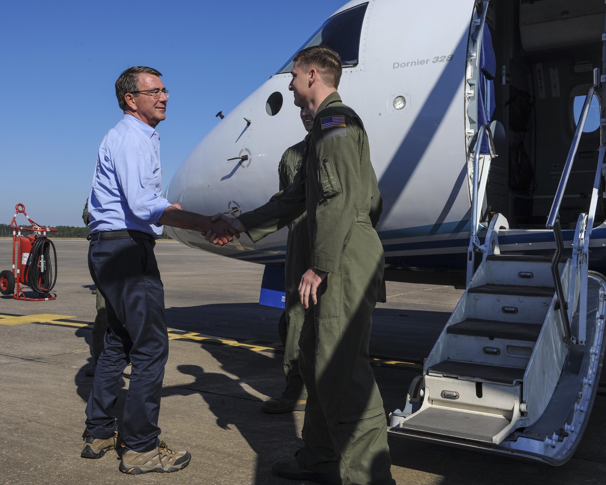Secretary of Defense Ash Carter greets Air Commandos prior to departing Hurlburt Field, Fla., Nov 17, 2016. Carter visited with Air Force Special Operations Command Air Commandos, participated in a Joint Assault Force with Special Tactics teams and flew on a CV-22 during his visit to Hurlburt Field, Fla. (U.S. Air Force photo by Staff Sgt. Kentavist Brackin)