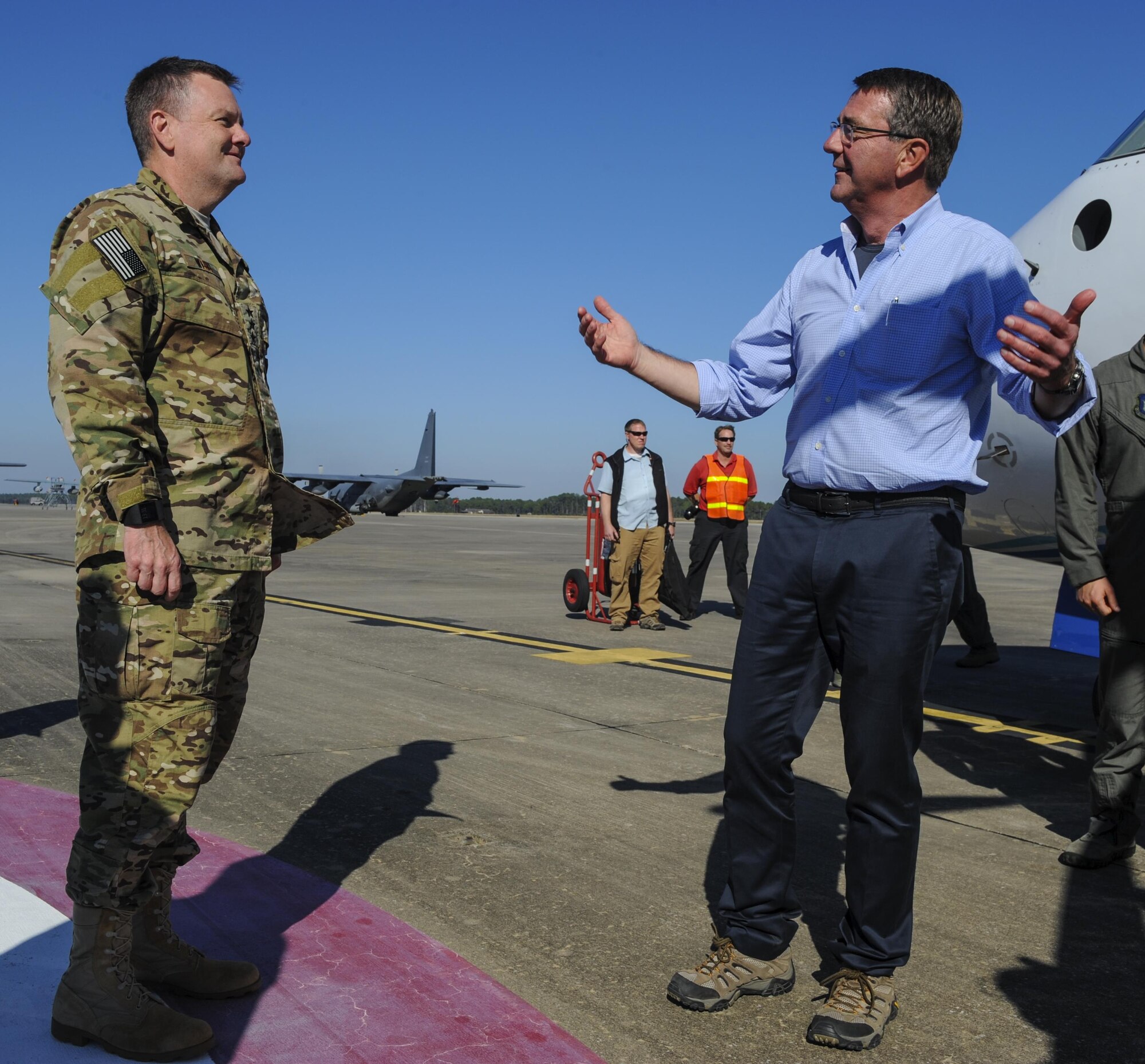 Secretary of Defense Ash Carter bids farewell to Lt. Gen. Brad Webb, commander of the Air Force Special Operations Command, prior to departing Hurlburt Field, Fla., Nov 17, 2016. Carter visited with Air Force Special Operations Command Air Commandos, participated in a Joint Assault Force with Special Tactics teams and flew on a CV-22 during his visit to Hurlburt Field, Fla. (U.S. Air Force photo by Staff Sgt. Kentavist Brackin)