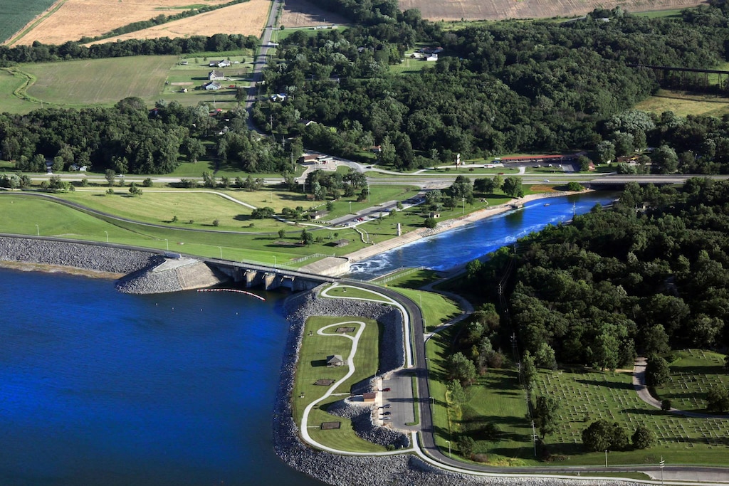 Overview of the Lake Shelbyville, Illinois, recreation area.
