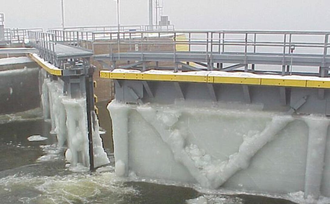 Ice buildup on a miter gate at a Mississippi River navigation lock.  (Ref: ERDC/CRREL Technical Note 03-4 )