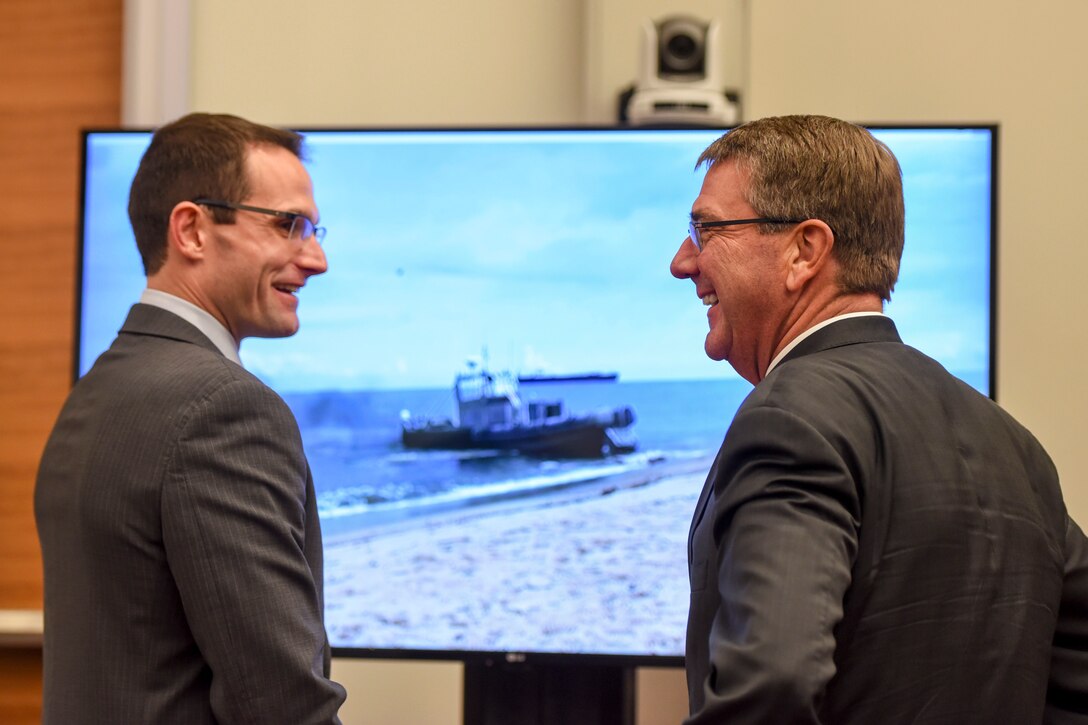 Defense Secretary Ash Carter speaks with Will Roper, director of the Strategic Capabilities Office in Arlington, Va., Nov. 22, 2016. DoD photo by Air Force Tech. Sgt. Brigitte N. Brantley