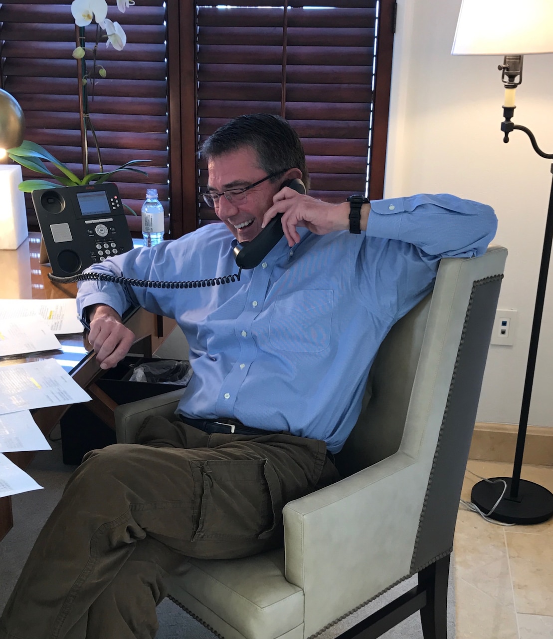 Defense Secretary Ash Carter, pictured today calling several U.S. service members taking part in operations around the world to wish them a Happy Thanksgiving, Nov. 24, 2016. DoD photo