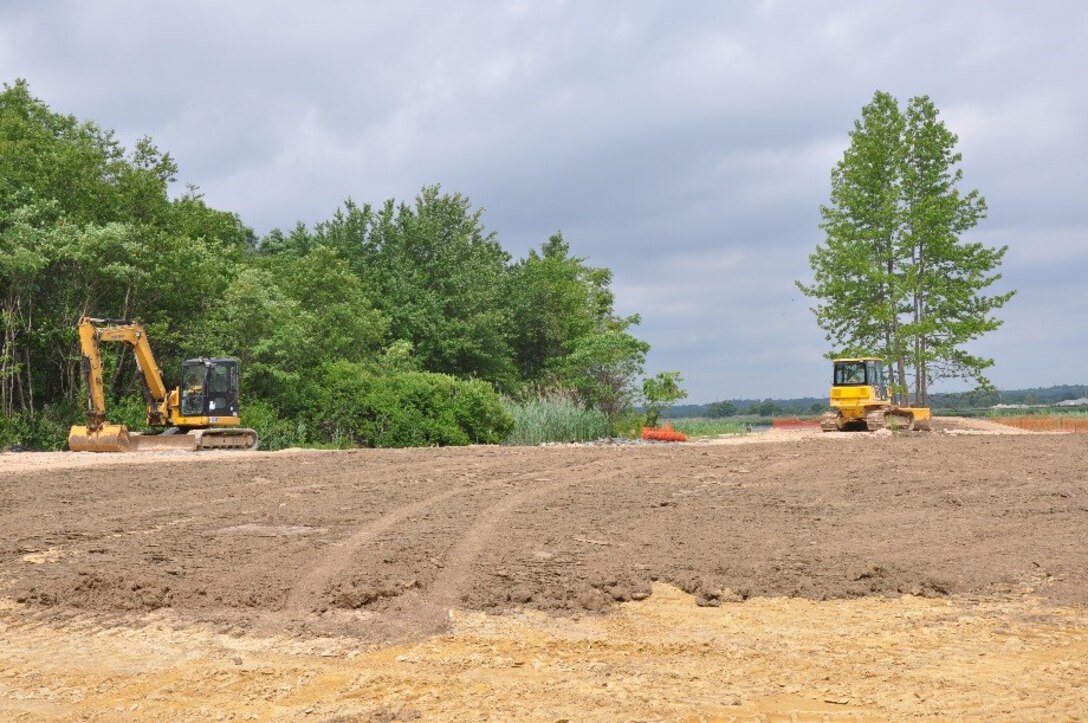 Fresh soil replaces contaminated soil at the Horseshoe Road Superfund site in Sayreville, New Jersey. After a Superfund site is free of contaminants, it can be used to benefit local communities for parks, recreation, residential housing or commercial business. The U.S. Army Corps of Engineers, New York District, remediates contaminated Superfund sites on behalf of the U.S. Environmental Protection Agency. (Photo: James D’Ambrosio, Public Affairs Specialist, U.S. Army Corps of Engineers, NY District.)