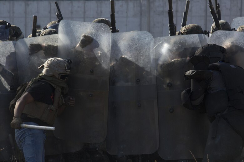 Shield Line: 3/6 learns riot control > FLEET MARINE FORCE, ATLANTIC ...