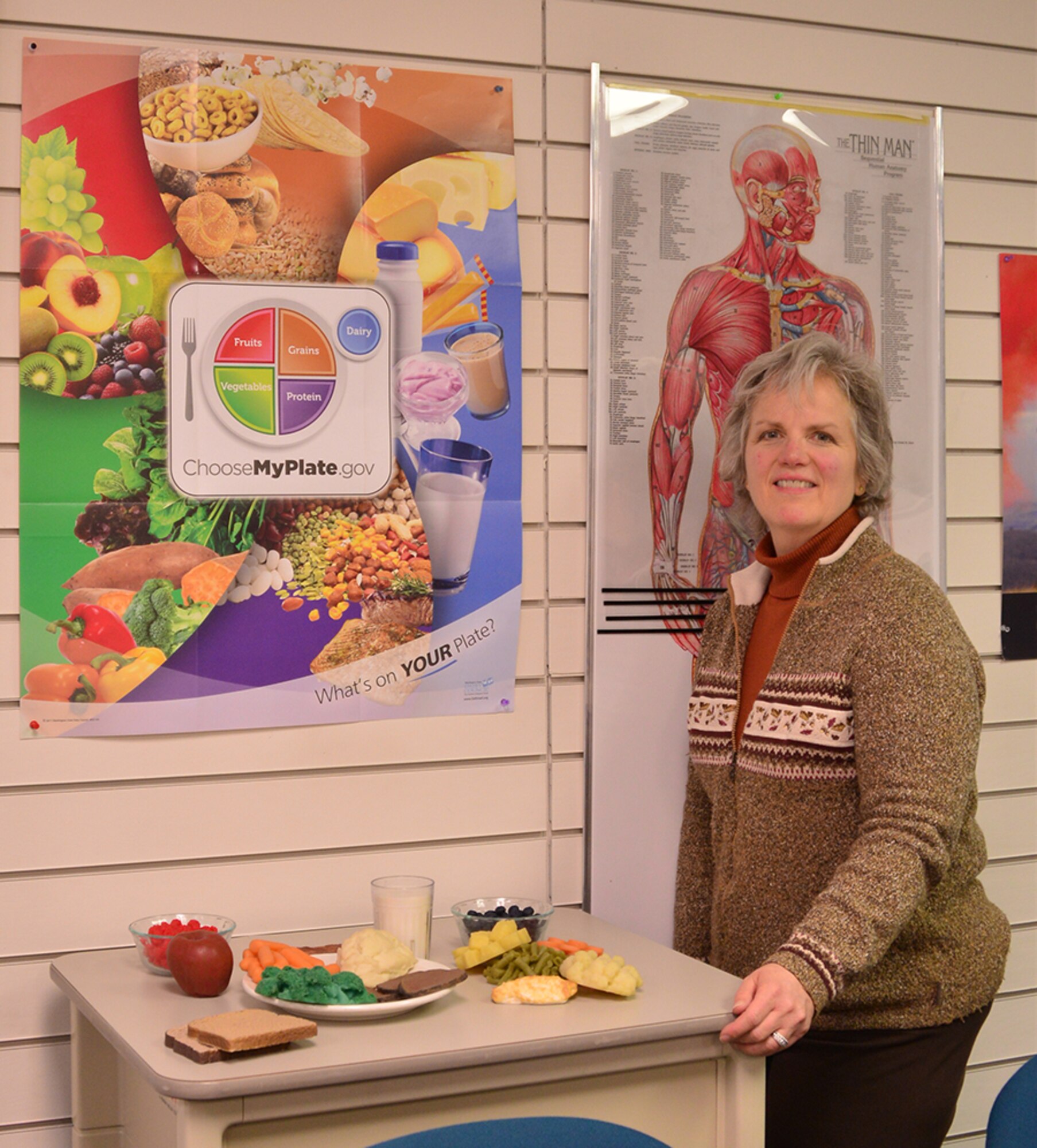 Lisa Schuette, the heath promotion coordinator at the  Health and Wellness Center, conducts nutrition training on November 2016, on Joint Base Elmendorf-Richardson, Alaska. Photo by Staff Sgt. Mike Campbell.