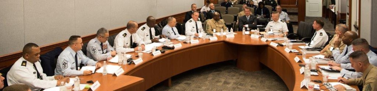 Defense Secretary Ash Carter speaks with the senior enlisted members of the armed forces during the Defense Senior Enlisted Leader Conference at the Pentagon, Nov. 30, 2016. DoD photo by Army Sgt. Amber I. Smith