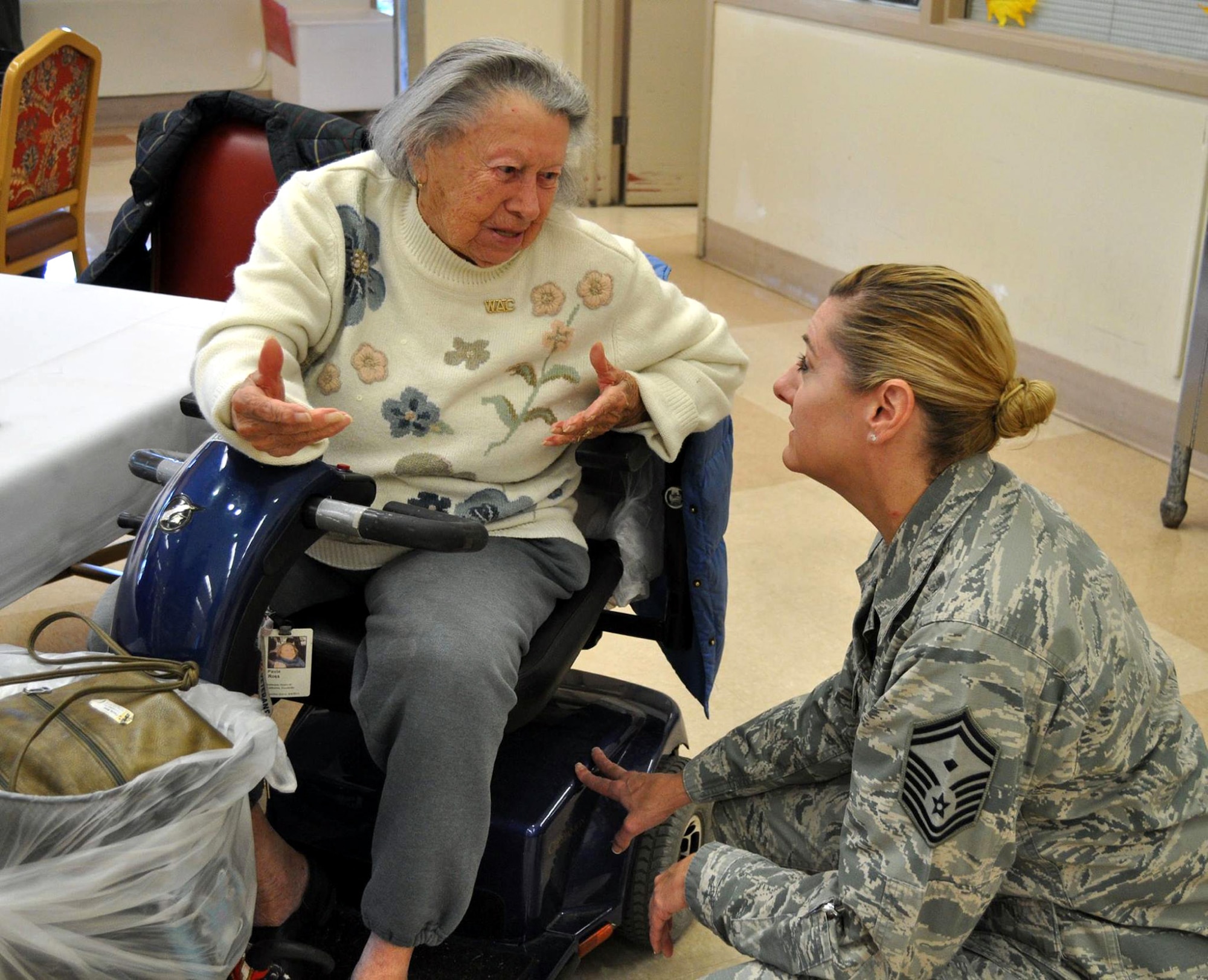 Reservist from the 349th Air Mobility Wing have been making an annual pilgrimage to the California Veterans Home, Yountville, to help serve the Thanksgiving meal. (U.S. Air Force photos/Ellen Hatfield/released)