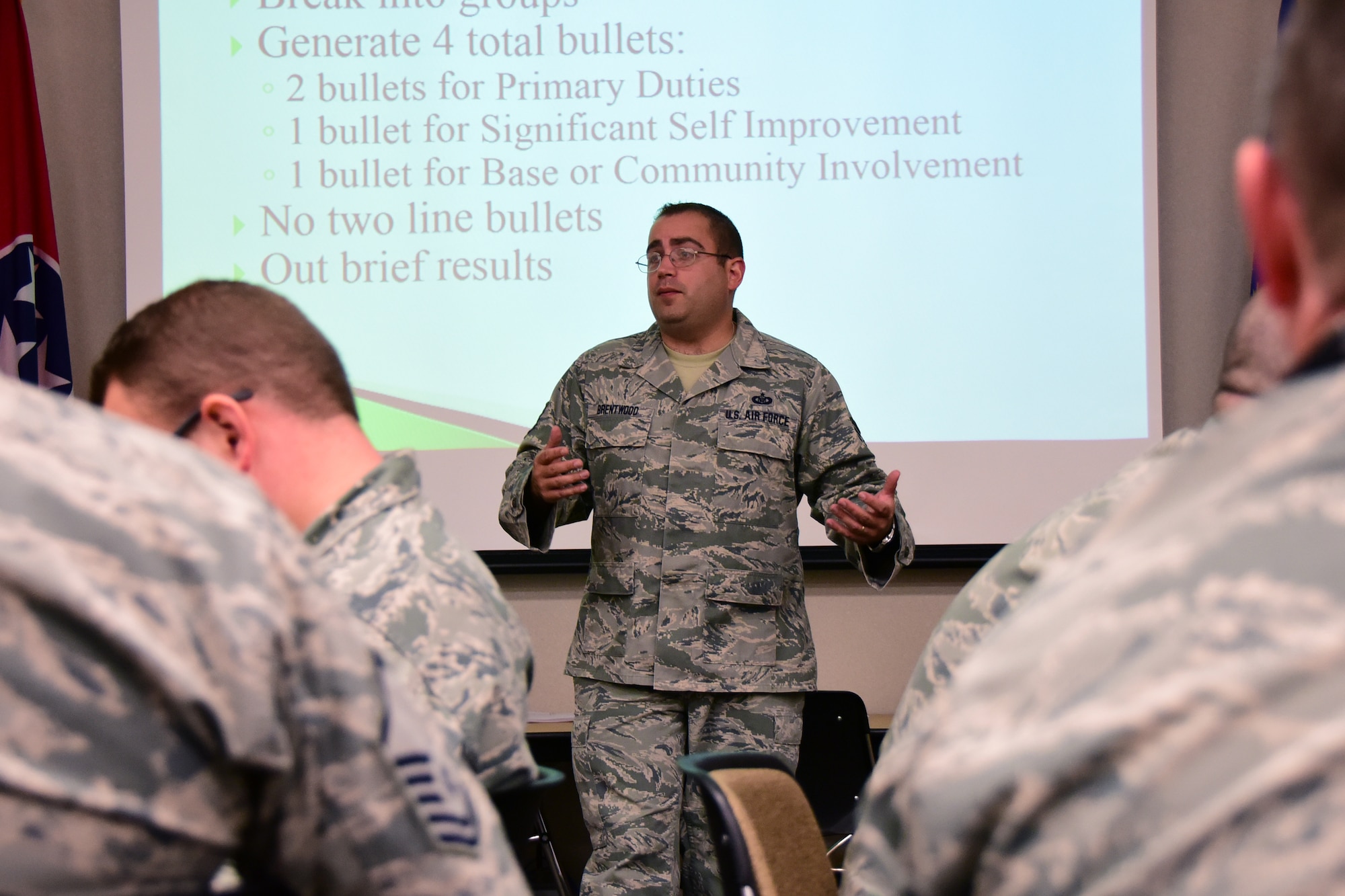Tech. Sgt. Aaron D. Brentwood, an enlisted professional military education instructor, teaches a writing class to Airmen from the 118th Wing on Oct. 1, 2016 in Nashville, Tenn. Brentwood was one of two instructors to come over from McGhee Tyson Air National Guard Base to teach a class on professional writing. (Air National Guard photo by Airman 1st Class Anthony Agosti/Released)