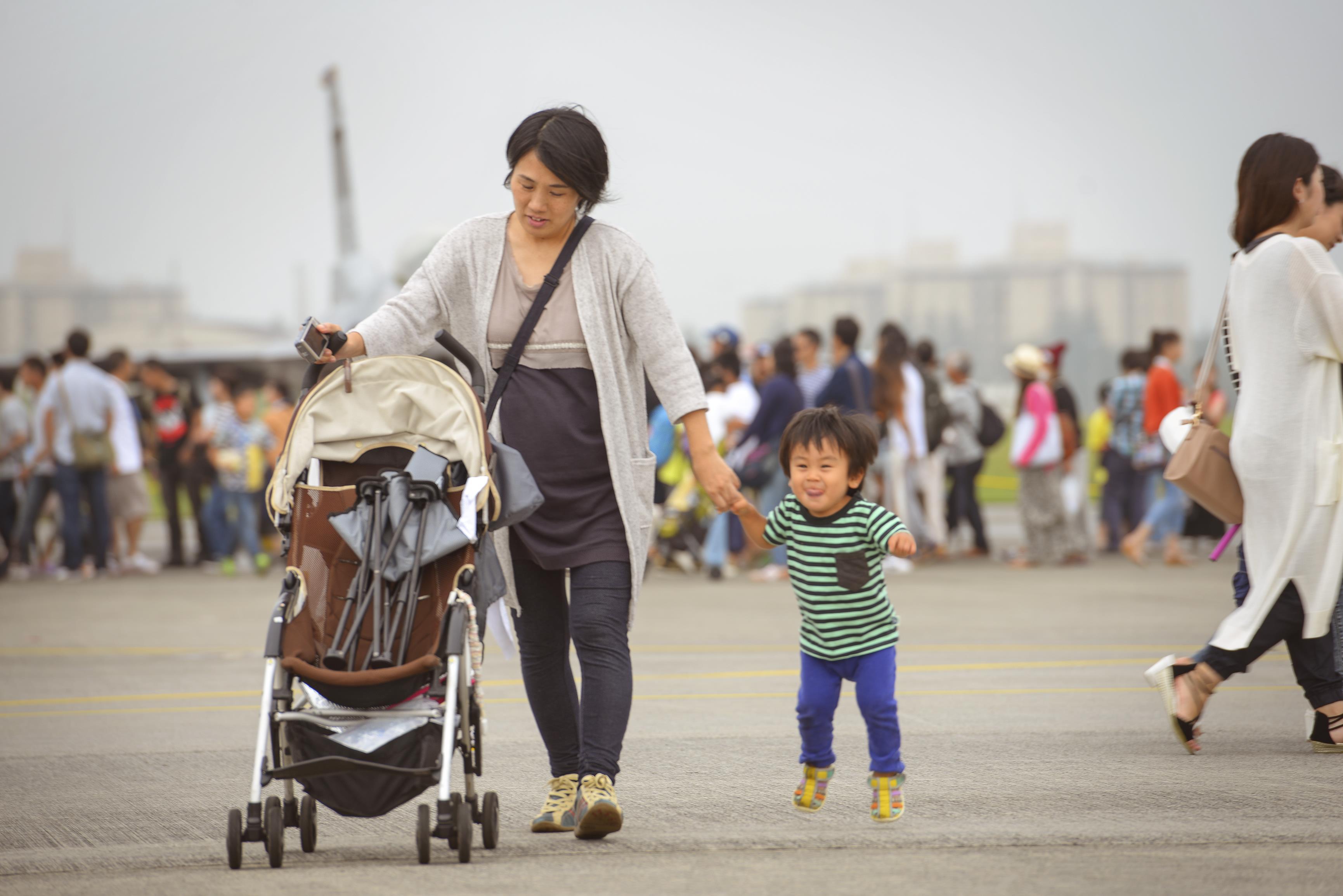 Yokota displays airlift capabilities