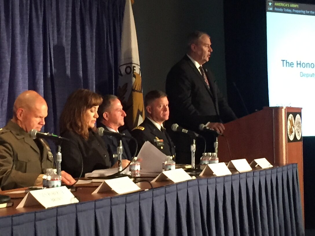 Deputy Defense Secretary Bob Work discusses the multidomain battlefield during the Association of the U.S Army's annual meeting in Washington, D.C., Oct. 4, 2016. DoD photo by Jim Garamone