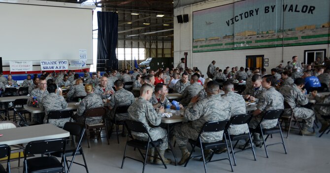 U.S. Airmen participate in a Military Appreciation Picnic at Shaw Air Force Base, S.C., Sept. 30, 2016. The picnic was hosted by the Sumter Chamber of Commerce and SAFE Federal Credit Union to show their appreciation for the military community on Shaw. (U.S. Air Force photo by Airman 1st Class Kelsey Tucker)