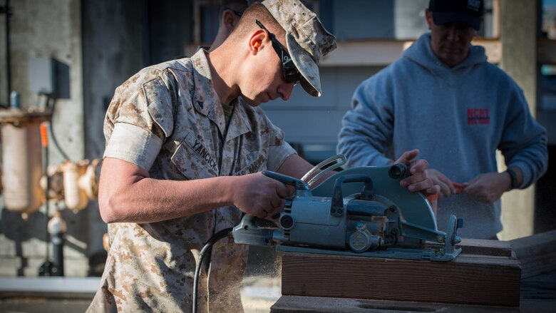 Marines from I Marine Expeditionary Force joined firefighters from the San Francisco area to learn about urban search and rescue techniques Oct. 5, 2016 at building 600 on Treasure Island. The service members learned how to cut through concrete and metal bars, reinforce structures, and move 3-5,000 pounds of concrete with wooden sticks.