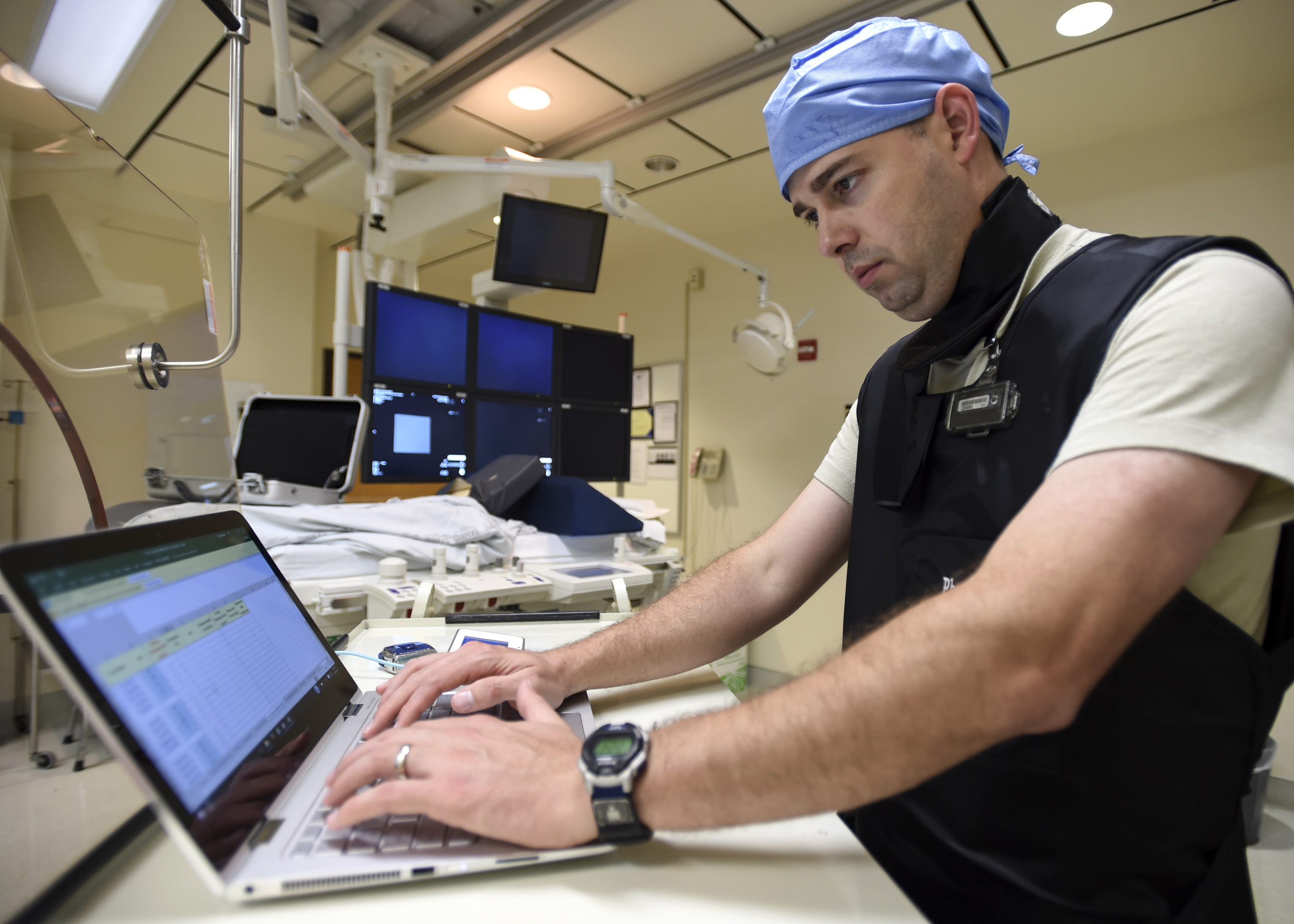 Air Force medical physicist helps patients fight cancer > 59th Medical Wing  > Article Display
