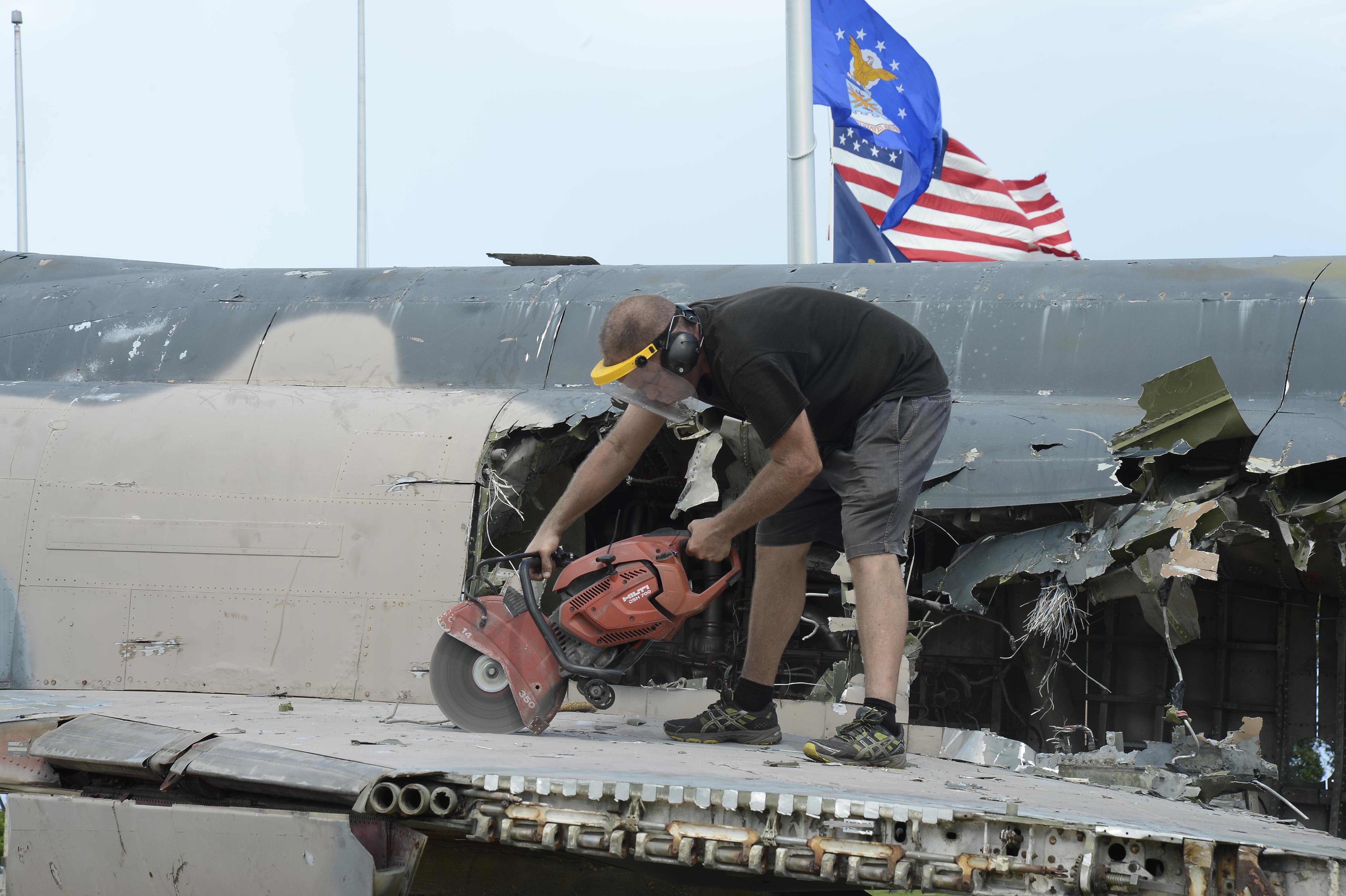 Air force 1 teardown store