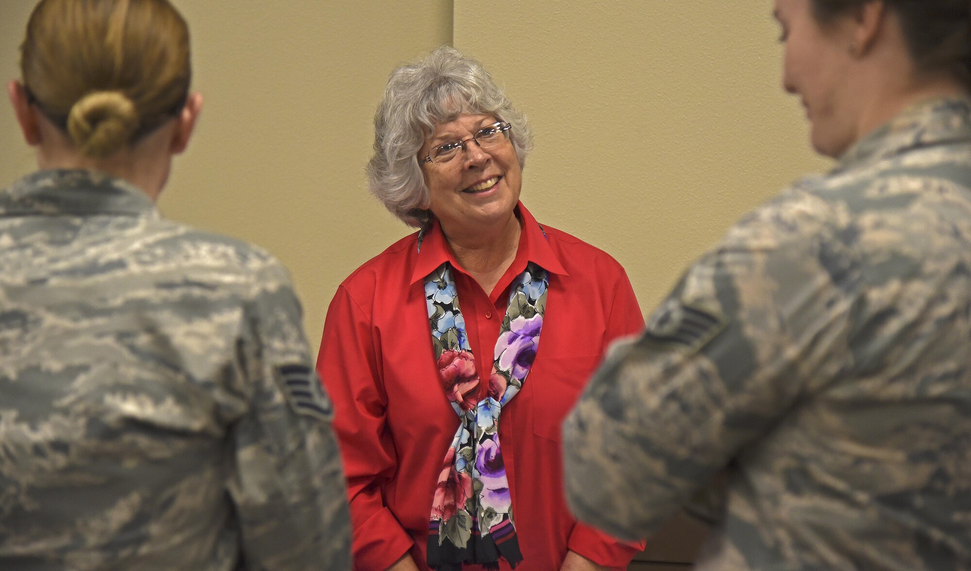 Dorothy Benoit, Birthright of Coeur d’Alene director, talks with Fairchild Airmen during the Combined Federal Campaign Charity Fair Oct. 7, 2016, at the Red Morgan Center. Since 1961, the CFC has been coordinating fundraising efforts of various charitable organizations allowing the federal employee to make charitable contributions through payroll deduction. (U.S. Air Force photo/Senior Airman Mackenzie Richardson
