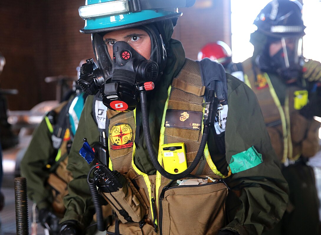 Cpl. Alex Sousa, team leader with Identification and Detection Platoon, IDP, is looking for casualties during their first primary assessment of a notional steam plant explosion during a training exercise with the Fire Department of New York, FDNY, on Randall’s Island, N.Y., Sept. 15, 2016.
CBIRF’s Marines and sailors participated in a training event that included three days of lane training with FDNY instructors teaching classes in vehicle extrication, breaching, rope rescue and medical as part of urban rescue operations, and a final training operation in which CBIRF responded to a notional steam plant explosion. (Official U.S. Marine Corps photo by Lance Cpl. Maverick S. Mejia/RELEASED)
