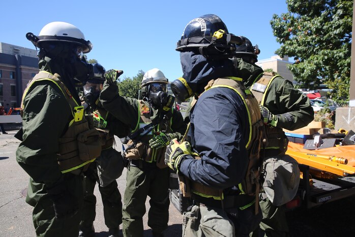 Marines with Technical Rescue Platoon, Chemical Biological Incident Response Force, CBIRF, rescues simulated casualties using vehicle extrication and high angle rescue techniques as part of a final training exercise with Fire Department of New York, FDNY, on Randall’s Island, N.Y., Sept. 15, 2016. CBIRF’s Marines and sailors participated in a training event that included three days of lane training with FDNY instructors teaching classes in vehicle extrication, breaching, rope rescue and medical as part of urban rescue operations, and a final training operation in which CBIRF responded to a notional steam plant explosion. (Official U.S. Marine Corps photo by Lance Cpl. Maverick S. Mejia/RELEASED)
