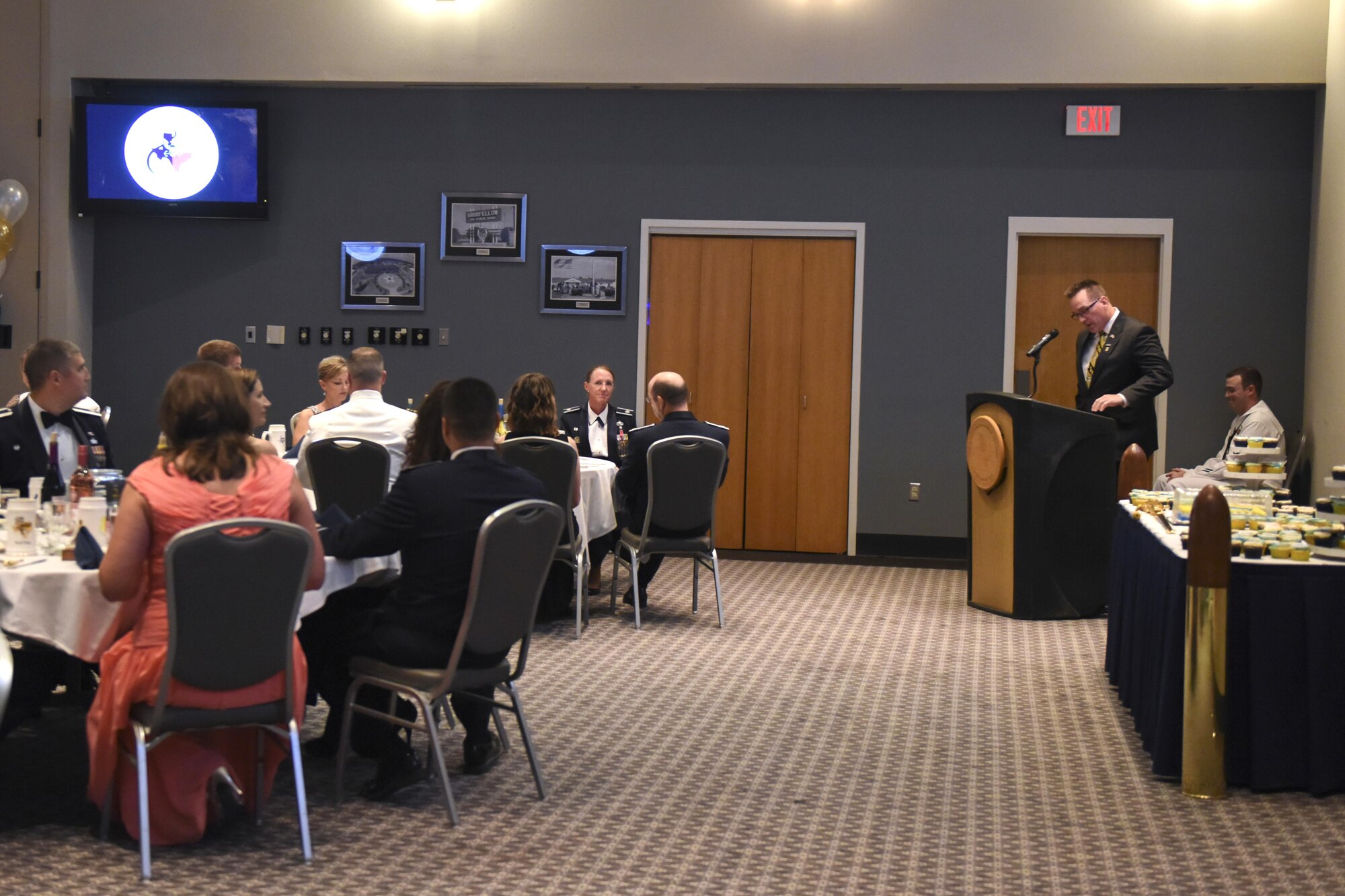U.S. Navy retired Master Chief Petty Officer Sean Lemmons speaks at the Navy Ball at the Event Center on Goodfellow Air Force Base, Texas, Oct. 7, 2016. The ball celebrated the Navy’s 241st birthday. (U.S. Air Force photo by Airman 1st Class Chase Sousa/Released)