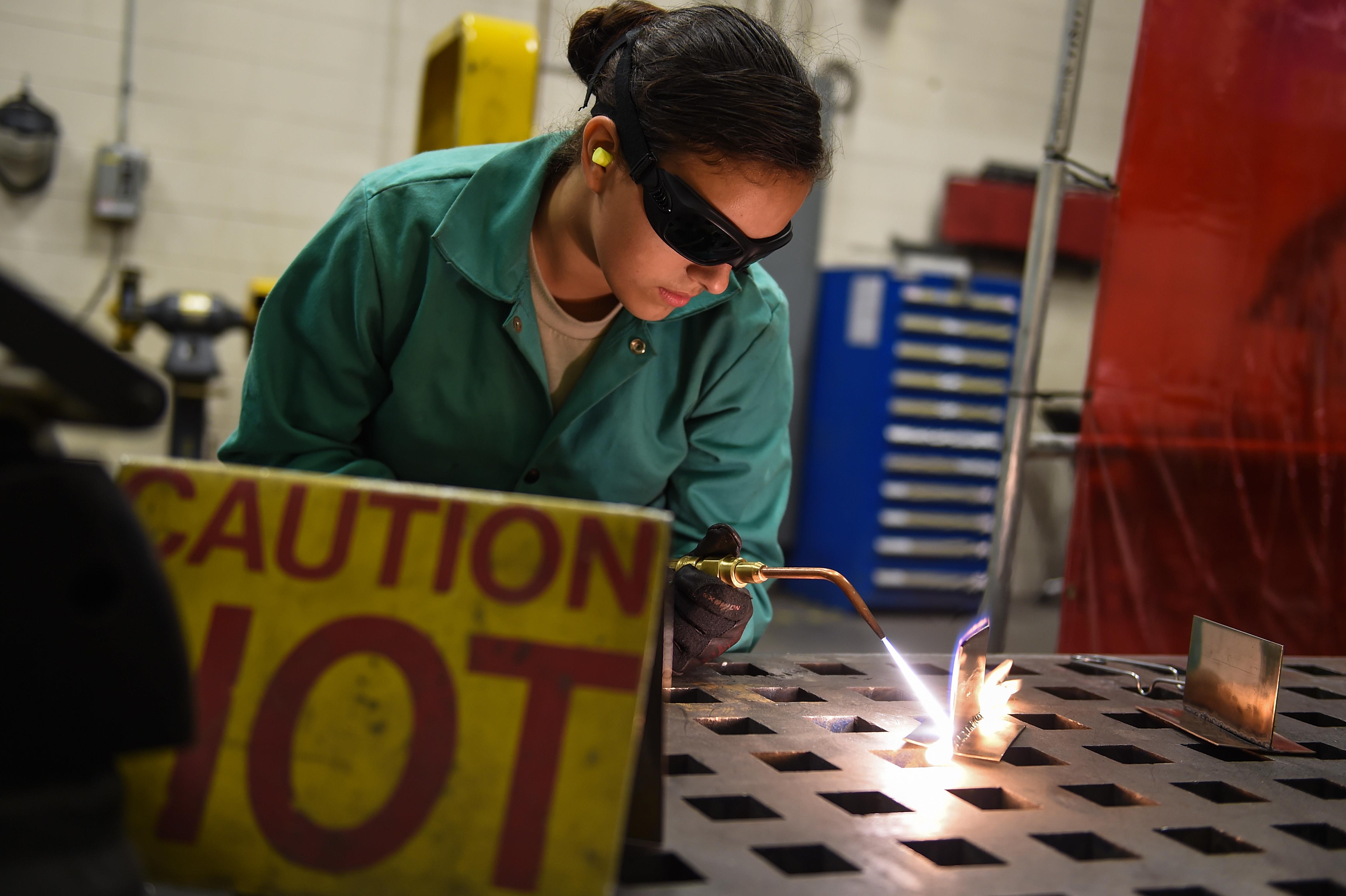 Aircraft Metals Technology keeps aircraft flying > Air Force Special